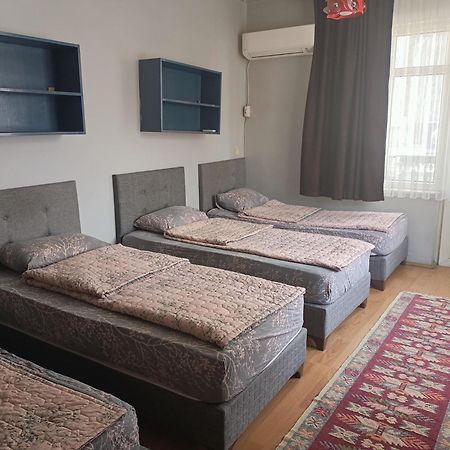 Zafer Hostel Konya Esterno foto