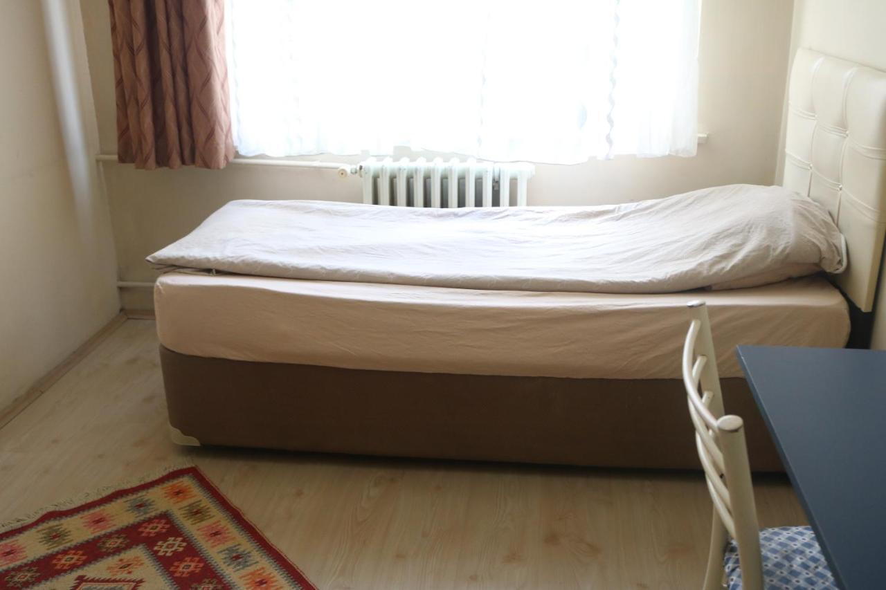 Zafer Hostel Konya Esterno foto