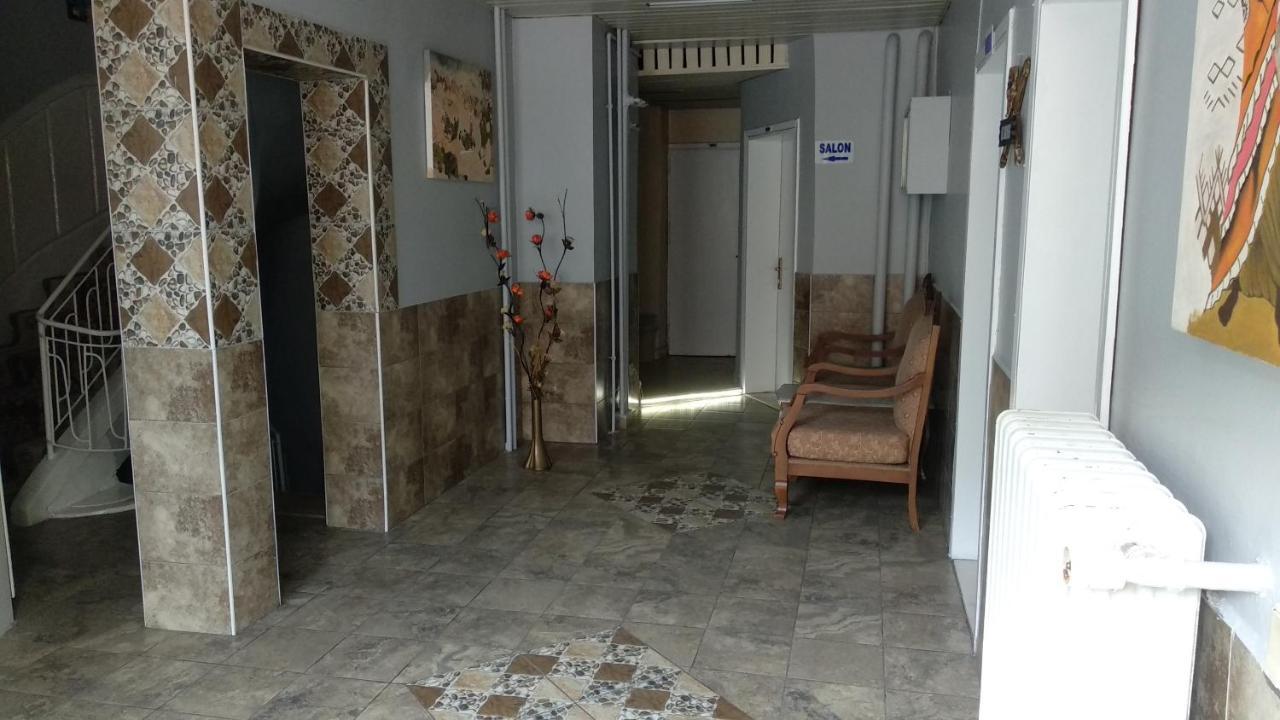 Zafer Hostel Konya Esterno foto